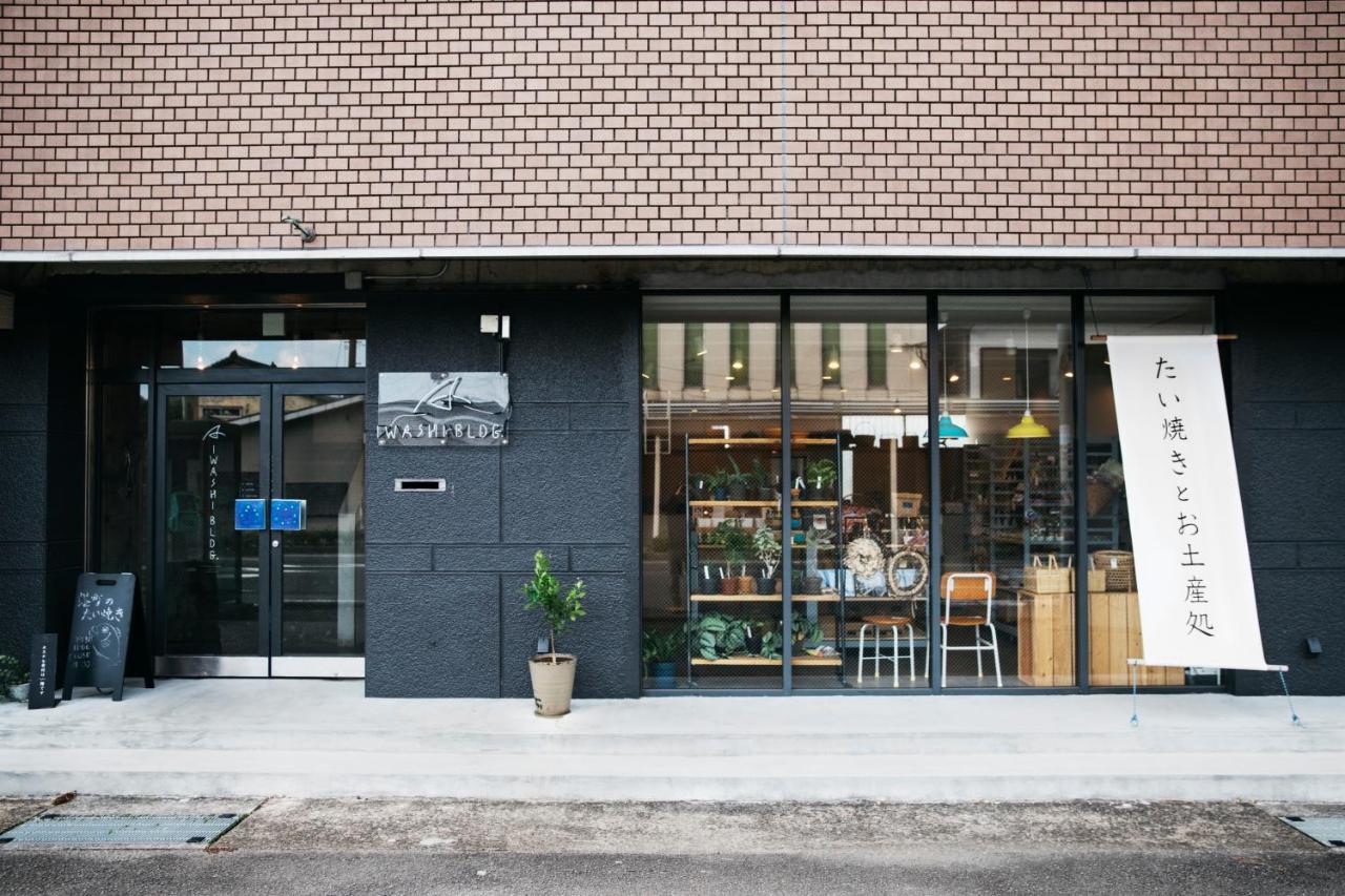 Iwashi Building Hostel Akune Экстерьер фото
